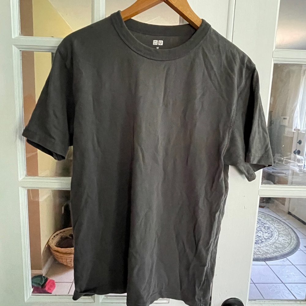 Uniqlo Black Short Sleeve Tee